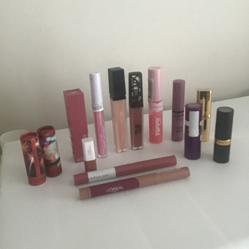 Bundle of lip,gloss,stick,crayons